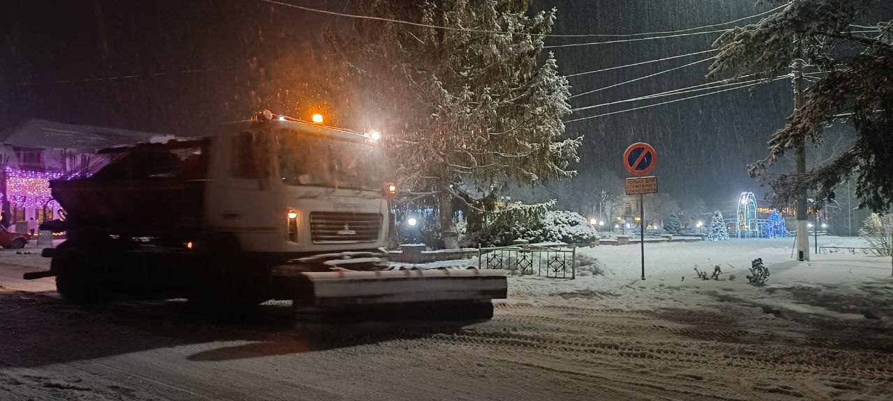 Коммунальные службы работают в усиленном режиме