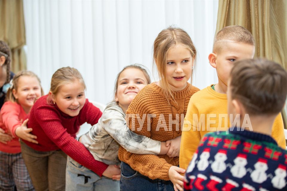 Государственный фонд «Защитники Отечества» совместно с Луганской академической филармонией дарят новогоднюю радость семьям героев Государственный фонд «Защитники Отечества» совместно с Луганской академической филармонией дарят новогоднюю радость семьям героев