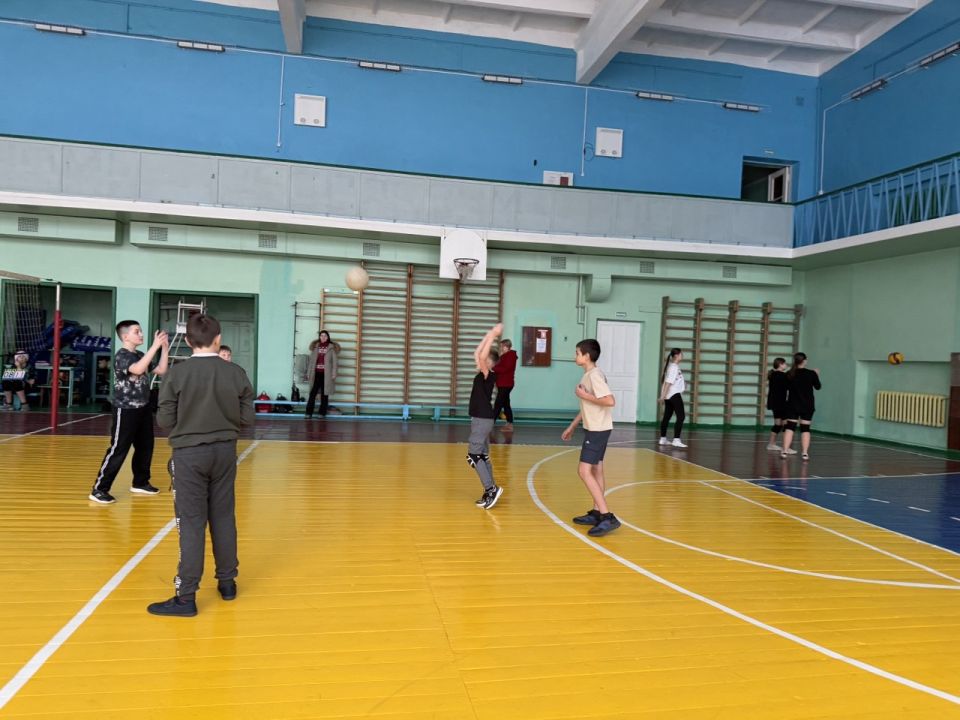 В Антрацитовской спортивной школе царила атмосфера спортивного азарта и предновогоднего настроения В Антрацитовской спортивной школе царила атмосфера спортивного азарта и предновогоднего настроения