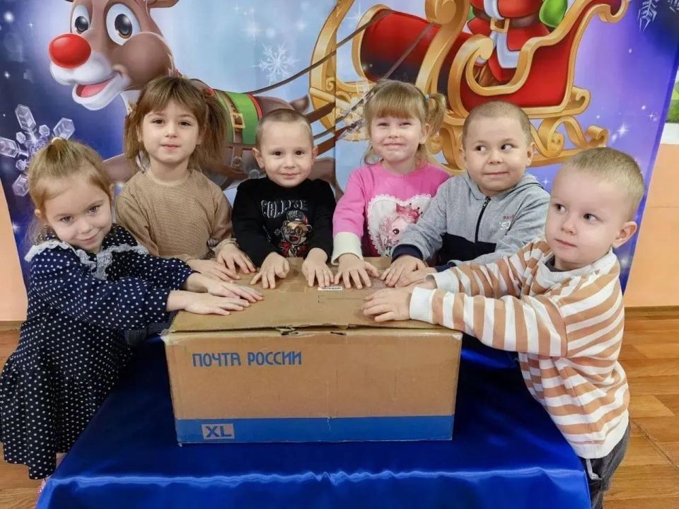 Чернухинские ребята получили посылку добра от оренбуржцев Чернухинские ребята получили посылку добра от оренбуржцев