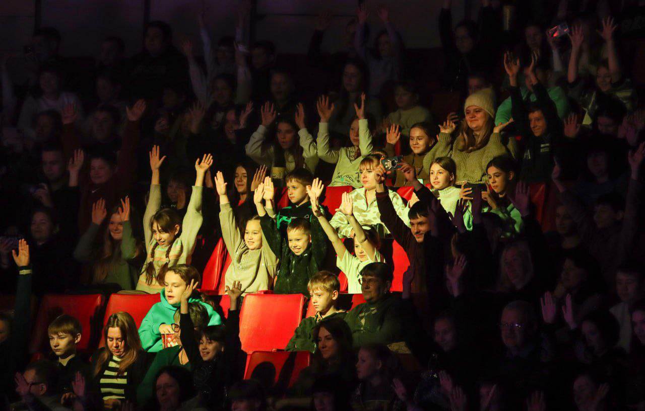 Леонид Пасечник: По доброй традиции в Луганском цирке поздравили юных жителей республики с наступающим Новым годом Леонид Пасечник: По доброй традиции в Луганском цирке поздравили юных жителей республики с наступающим Новым годом