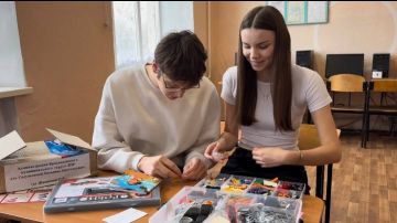 Школьники Краснодона получили современный робототехнический комплекс «Роби 7+»