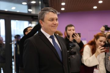 Глава ЛНР Леонид Пасечник своим указом учредил премии победителям и призерам региональных этапов профессиональных конкурсов, проводимых Министерством образования и науки Республики в 2025 году