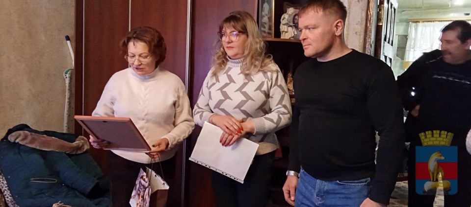 Жители города Лисичанска семья Воруша Валентин Владимирович и Неля Сергеевна отметили юбилей совместной жизни - 60 лет! Жители города Лисичанска семья Воруша Валентин Владимирович и Неля Сергеевна отметили юбилей совместной жизни - 60 лет!