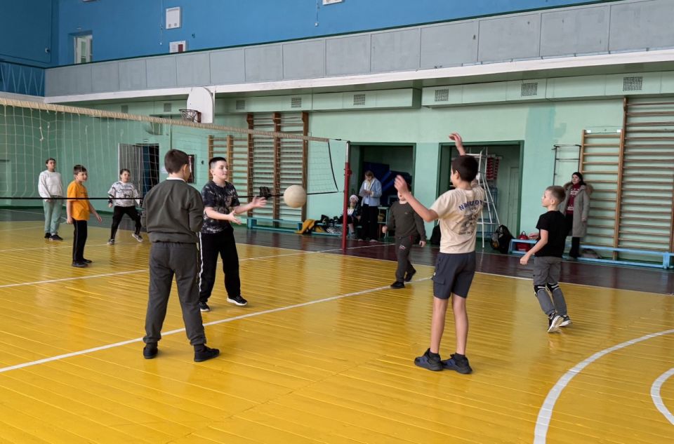 В Антрацитовской спортивной школе царила атмосфера спортивного азарта и предновогоднего настроения В Антрацитовской спортивной школе царила атмосфера спортивного азарта и предновогоднего настроения
