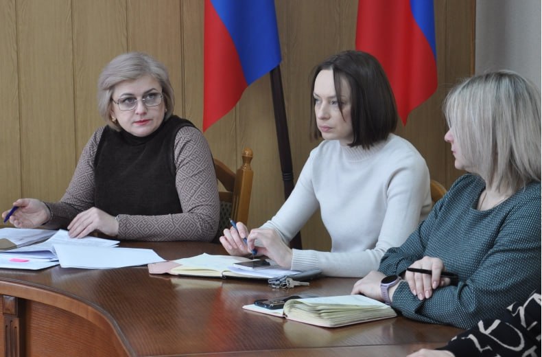 Состоялось заседание по проведению конкурса на осуществление перевозок пассажиров и багажа по муниципальному маршруту № 105 «Школа-интернат – улица Горная» Состоялось заседание по проведению конкурса на осуществление перевозок пассажиров и багажа по муниципальному маршруту № 105 «Школа-интернат – улица Горная»