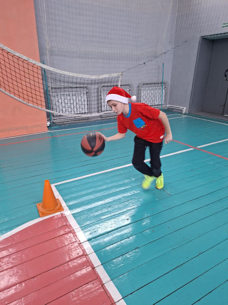 На территории Чернухинского филиала Перевальской спортивной школы прошло ежегодное спортивно-массовое мероприятие под названием «Здравствуй новый, Новый год!» На территории Чернухинского филиала Перевальской спортивной школы прошло ежегодное спортивно-массовое мероприятие под названием «Здравствуй новый, Новый год!»