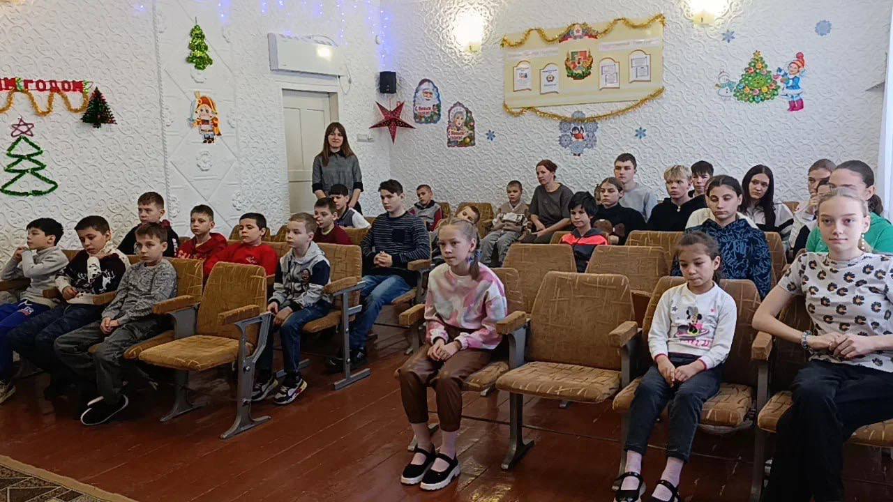 В преддверии Нового года Антрацитовский муниципальный округ посетила делегация Республики Калмыкия во главе с первым заместителем руководителя Администрации Главы Республики Калмыкия Саваром Викторовичем Тарбаевым В преддверии Нового года Антрацитовский муниципальный округ посетила делегация Республики Калмыкия во главе с первым заместителем руководителя Администрации Главы Республики Калмыкия Саваром Викторовичем Тарбаевым