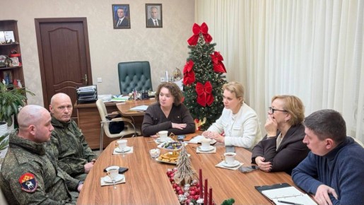 В Минтруде ЛНР прошла встреча с Героями России