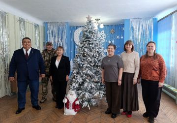 По инициативе Главы Республики Калмыкия Бату Хасикова Антрацит посетила делегация РК во главе с первым заместителем руководителя Администрации Главы Республики Калмыкия Саваром Тарбаевым