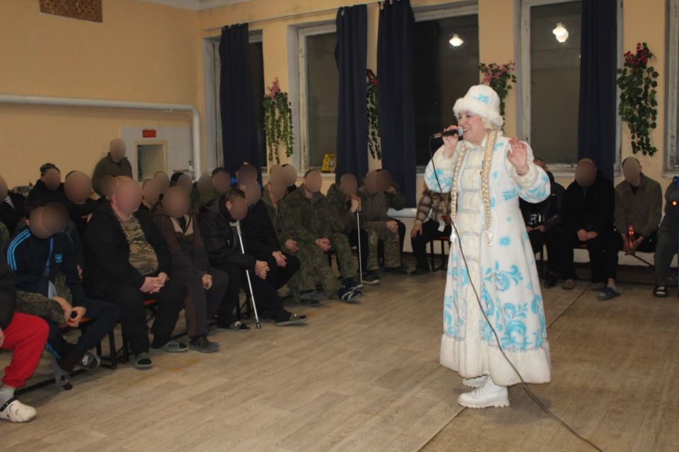 В рамках акции «Zа Победу» при содействии Славяносербского местного отделения партии «Единая России» артисты Долгопрудненского театра «Город» провели три праздничных концерта для военнослужащих боевых подразделений и... В рамках акции «Zа Победу» при содействии Славяносербского местного отделения партии «Единая России» артисты Долгопрудненского театра «Город» провели три праздничных концерта для военнослужащих боевых подразделений и...