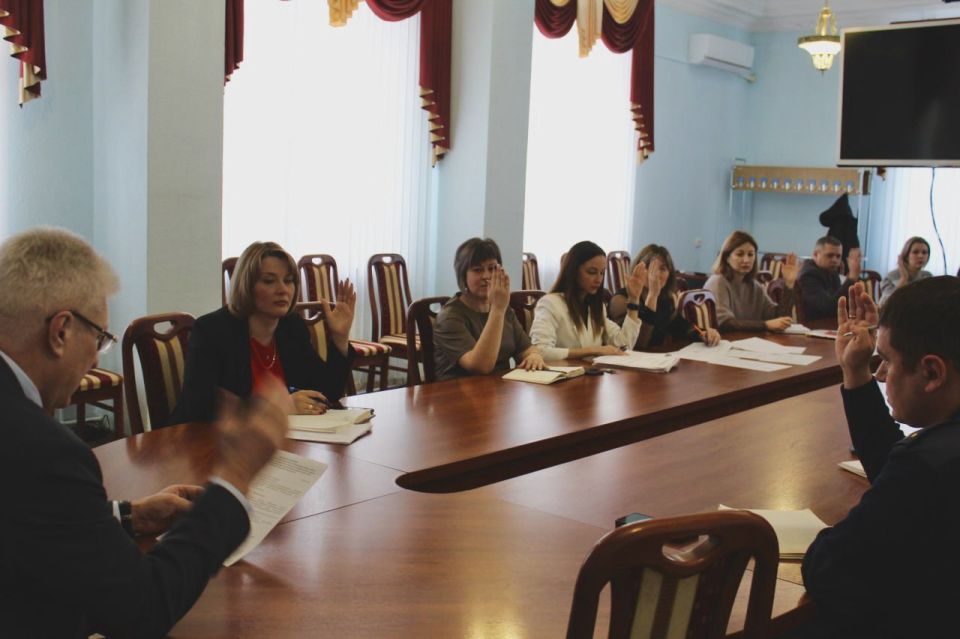 Сергей Козенко: Сегодня провел заседание комиссии по предупреждению и ликвидации чрезвычайных ситуаций и обеспечению пожарной безопасности муниципального округа, на котором обсудили ряд ключевых вопросов обеспечения... Сергей Козенко: Сегодня провел заседание комиссии по предупреждению и ликвидации чрезвычайных ситуаций и обеспечению пожарной безопасности муниципального округа, на котором обсудили ряд ключевых вопросов обеспечения...