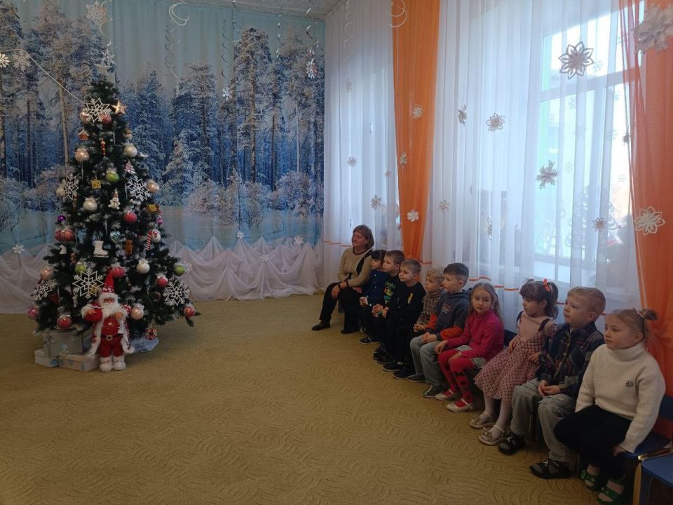Юные перевальчане посмотрели спектакль от оренбургского коллектива Юные перевальчане посмотрели спектакль от оренбургского коллектива