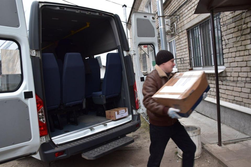 В Беловодск доставили гуманитарный груз к новогодним праздникам из региона-шефа В Беловодск доставили гуманитарный груз к новогодним праздникам из региона-шефа