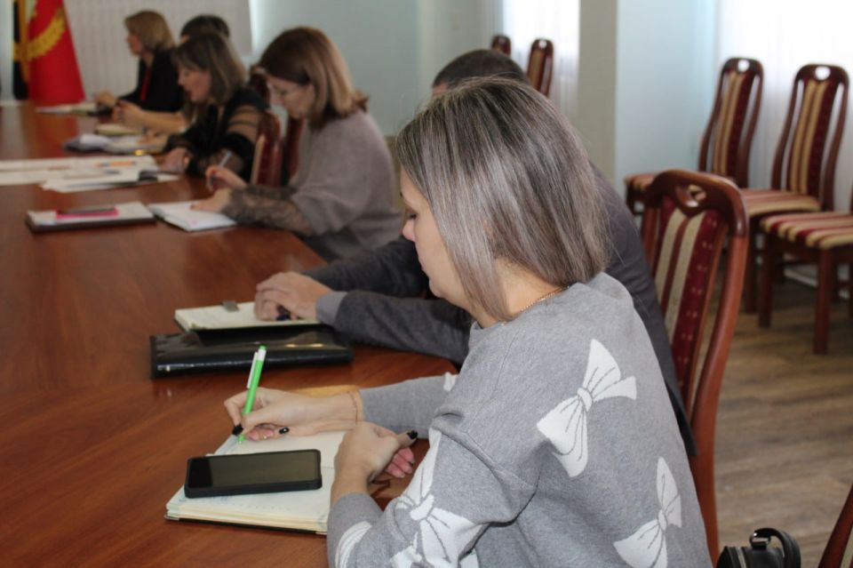 Сергей Козенко: Сегодня провел заседание комиссии по предупреждению и ликвидации чрезвычайных ситуаций и обеспечению пожарной безопасности муниципального округа, на котором обсудили ряд ключевых вопросов обеспечения... Сергей Козенко: Сегодня провел заседание комиссии по предупреждению и ликвидации чрезвычайных ситуаций и обеспечению пожарной безопасности муниципального округа, на котором обсудили ряд ключевых вопросов обеспечения...