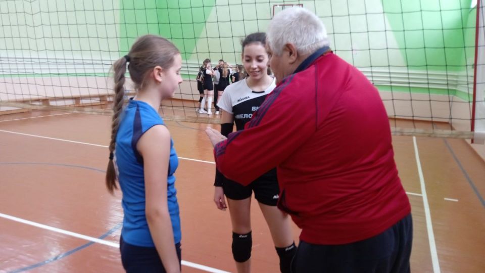 Новогодний кубок по волейболу среди девушек: яркие игры и заслуженные награды Новогодний кубок по волейболу среди девушек: яркие игры и заслуженные награды