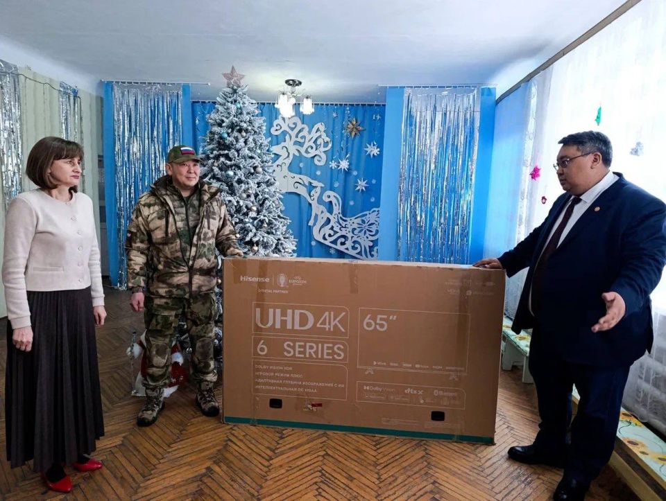 В преддверии Нового года Антрацитовский муниципальный округ посетила делегация Республики Калмыкия во главе с первым заместителем руководителя Администрации Главы Республики Калмыкия Саваром Викторовичем Тарбаевым В преддверии Нового года Антрацитовский муниципальный округ посетила делегация Республики Калмыкия во главе с первым заместителем руководителя Администрации Главы Республики Калмыкия Саваром Викторовичем Тарбаевым
