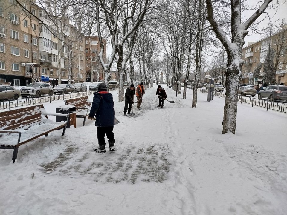 Андрей Рубанцов: В связи с погодными условиями (обильные осадки в виде снега), по моему поручению, коммунальные службы также приступили к расчистке пешеходных тротуаров в городе от снежного покрова Андрей Рубанцов: В связи с погодными условиями (обильные осадки в виде снега), по моему поручению, коммунальные службы также приступили к расчистке пешеходных тротуаров в городе от снежного покрова