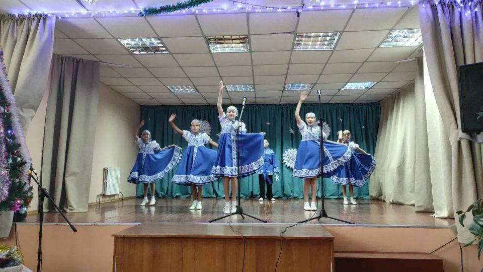 В населенных пунктах, находящихся в ведении отдела по жизнеобеспечению пгт Новосветловка, с. Белоскелеватое, с. Пархоменко, п. Хрящеватое, проходят весёлые новогодние мероприятия В населенных пунктах, находящихся в ведении отдела по жизнеобеспечению пгт Новосветловка, с. Белоскелеватое, с. Пархоменко, п. Хрящеватое, проходят весёлые новогодние мероприятия