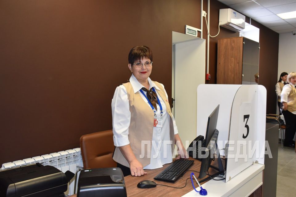 В г. Петровское Краснолучского округа открыли территориально обособленное отделение МФЦ В г. Петровское Краснолучского округа открыли территориально обособленное отделение МФЦ
