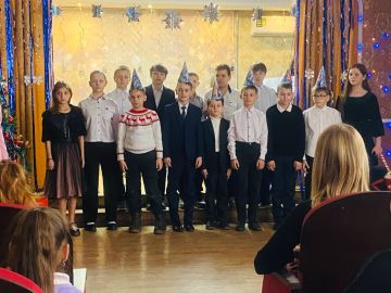 В Лутугинской детской музыкальной школе имени А. П. Тертычного воцарилось волшебство новогодней сказки