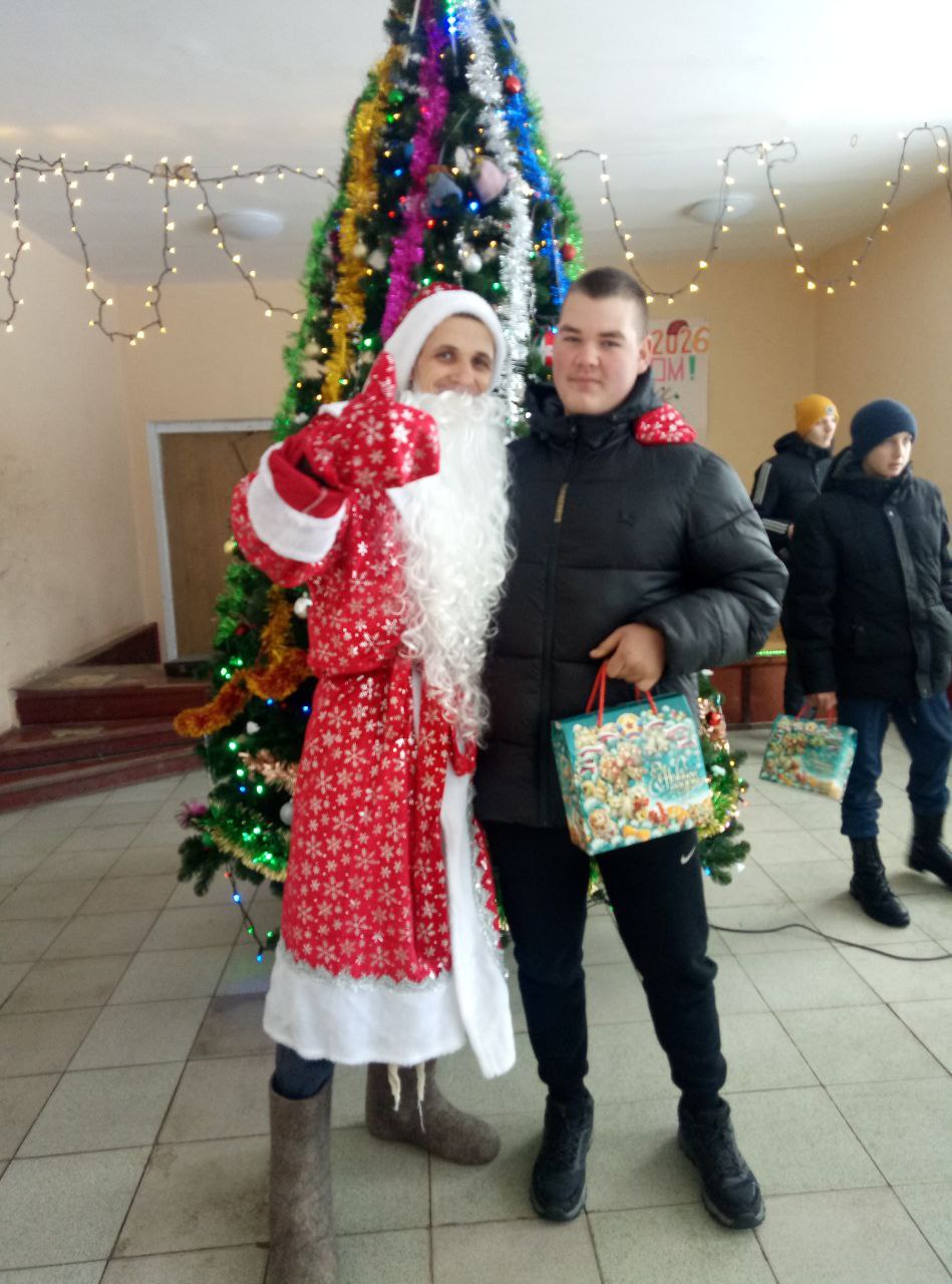 Вячеслав Третьяков: В Новокраснянском сельском клубе Кременского муниципального округа царила неповторимая атмосфера предновогоднего волшебства! Состоялось торжественное открытие новогодней елки, ставшее ярким и... Вячеслав Третьяков: В Новокраснянском сельском клубе Кременского муниципального округа царила неповторимая атмосфера предновогоднего волшебства! Состоялось торжественное открытие новогодней елки, ставшее ярким и...