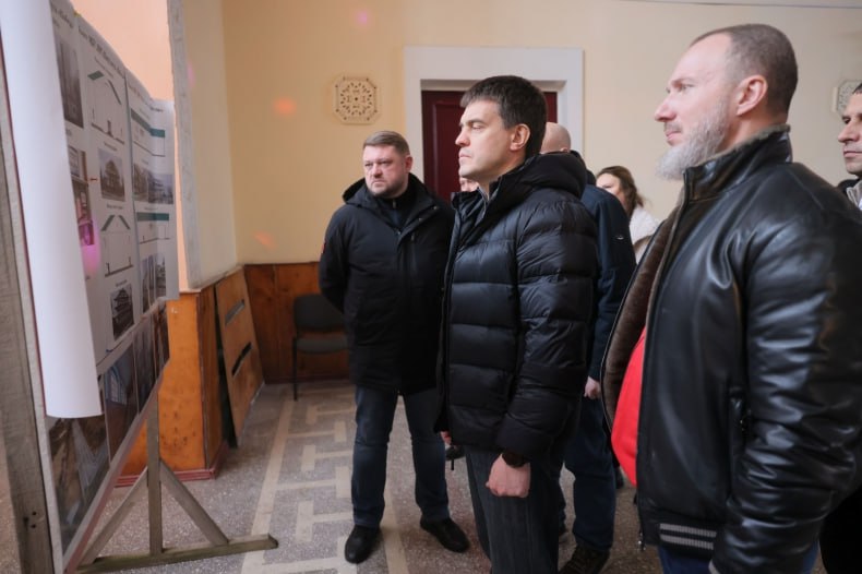 Губернатор Красноярского края оценил ход восстановления Центра досуга «Победа» в Свердловске Губернатор Красноярского края оценил ход восстановления Центра досуга «Победа» в Свердловске