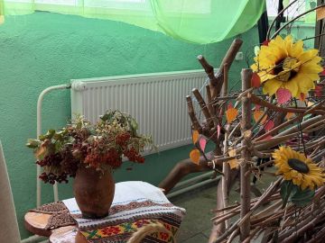 В Краснодонской городской библиотеке завершилось обновление системы отопления, которое проводили специалисты из Тюменской области