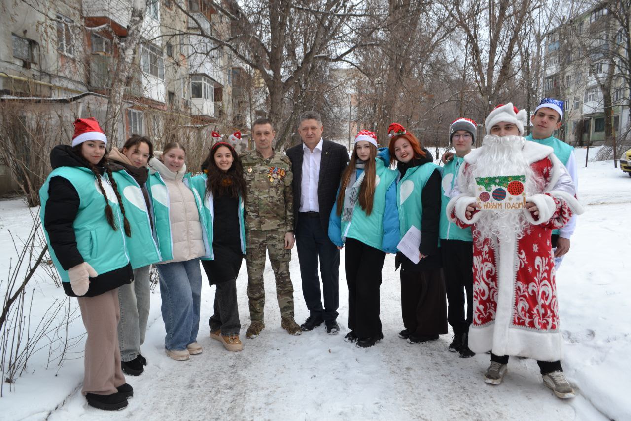 Сергей Цемкало: Автобус Деда Мороза привез праздник в отдаленные районы Луганска! Сергей Цемкало: Автобус Деда Мороза привез праздник в отдаленные районы Луганска!