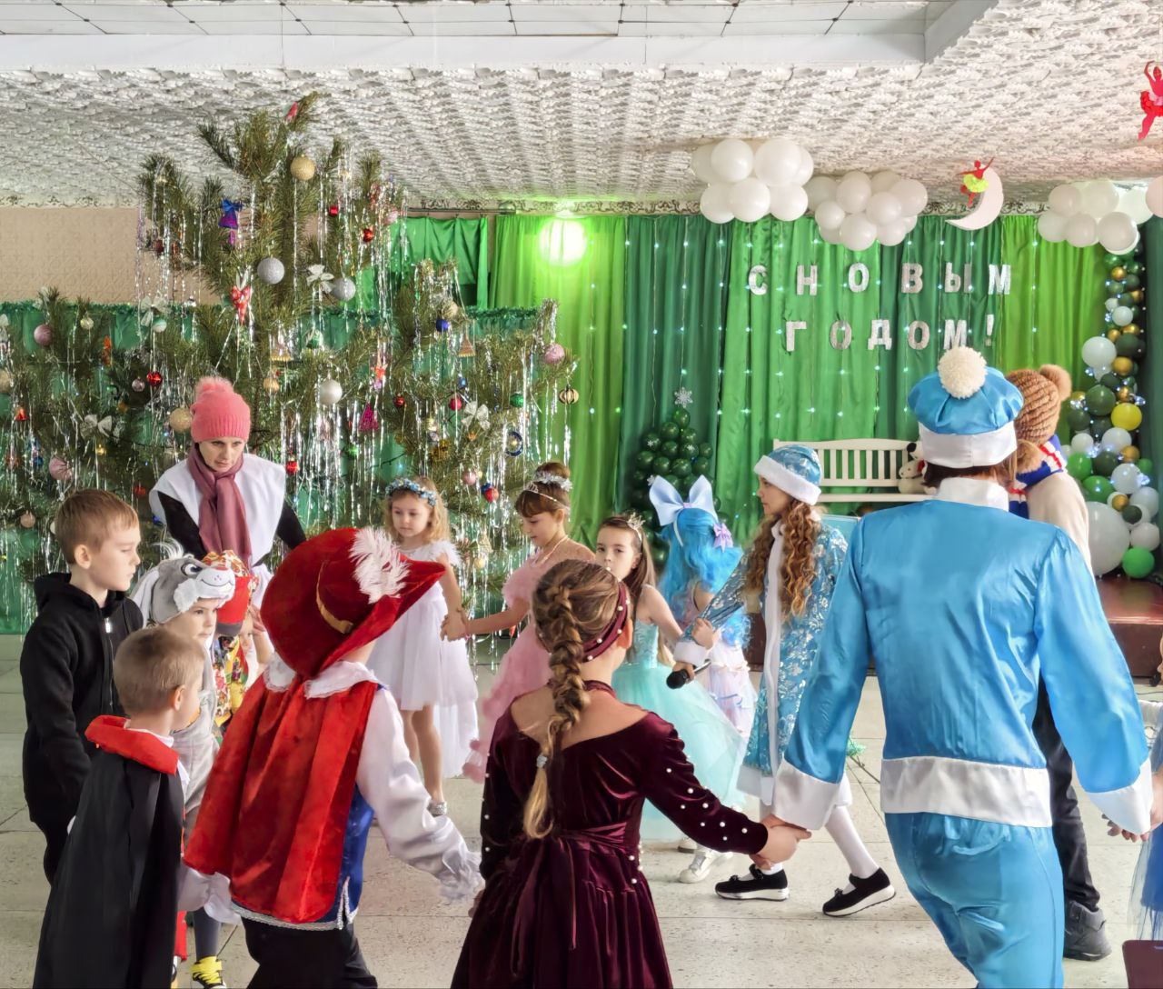 В Булавиновском сельском доме культуры царила атмосфера настоящего праздника! В Булавиновском сельском доме культуры царила атмосфера настоящего праздника!