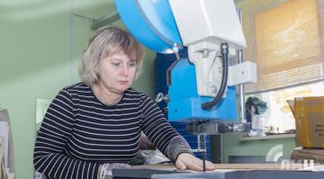 Российские работодатели по-прежнему делают ставку на рабочие специальности, сообщили в пресс-службе Роструда и составили топ-5 самых востребованных профессий в стране