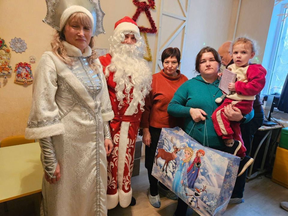 Новогодней сказкой стал волшебный утренник для особенных детей в Стаханове Новогодней сказкой стал волшебный утренник для особенных детей в Стаханове