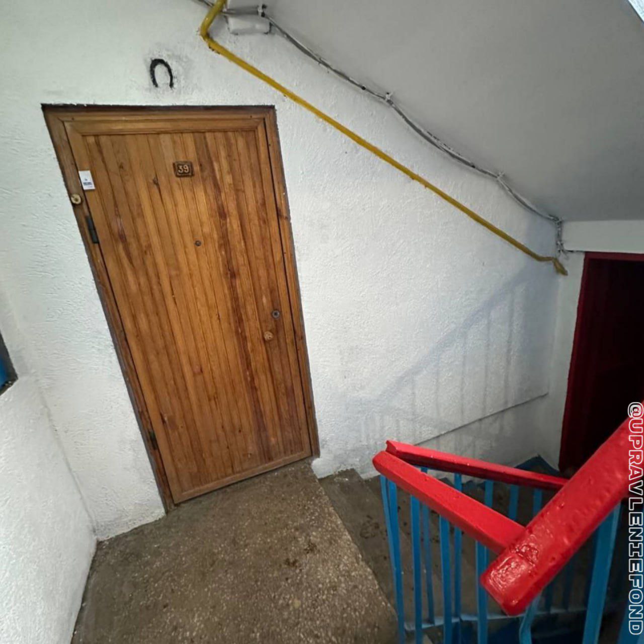 Жителей одного из домов на Якира радует свежеотремонтированный подъезд Жителей одного из домов на Якира радует свежеотремонтированный подъезд