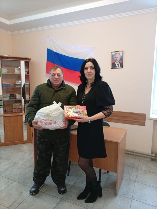 Вячеслав Третьяков: В преддверии новогодних праздников отдел по жизнеобеспечению "Новая Астрахань" Кременского МО в год Защитника Отечества сердечно поздравил семьи всех военнослужащих, принимающих участие в СВО Вячеслав Третьяков: В преддверии новогодних праздников отдел по жизнеобеспечению "Новая Астрахань" Кременского МО в год Защитника Отечества сердечно поздравил семьи всех военнослужащих, принимающих участие в СВО