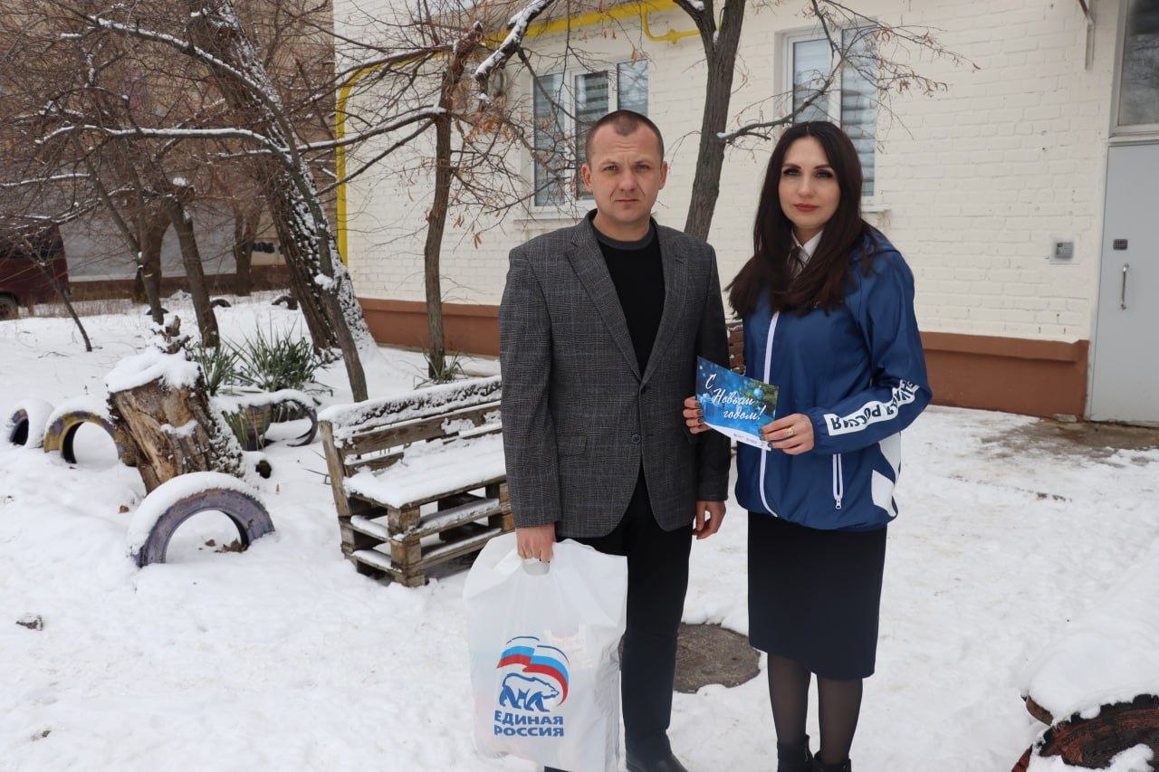 С Новым годом, ветеран! В Северодонецке продолжается добрая традиция поздравлений С Новым годом, ветеран! В Северодонецке продолжается добрая традиция поздравлений