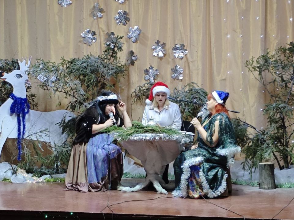 В пгт Городище прошел новогодний вечер для жителей и гостей поселка «Предновогодняя суета» В пгт Городище прошел новогодний вечер для жителей и гостей поселка «Предновогодняя суета»