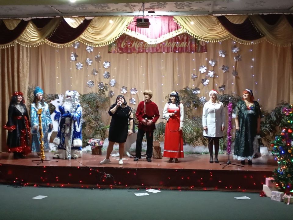 В пгт Городище прошел новогодний вечер для жителей и гостей поселка «Предновогодняя суета» В пгт Городище прошел новогодний вечер для жителей и гостей поселка «Предновогодняя суета»