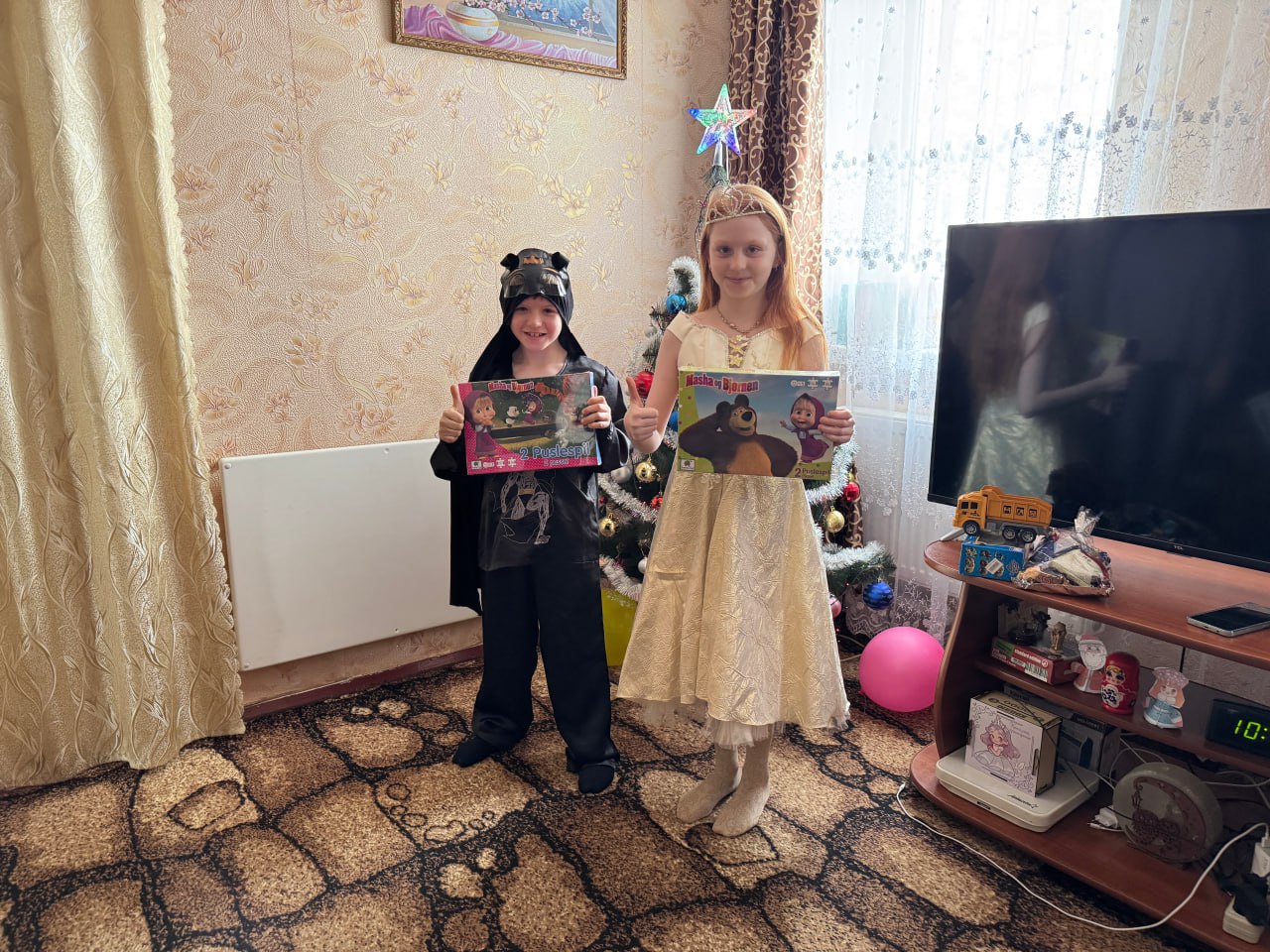 ТИК Старобельского района выступила в роли помощников Деда Мороза ТИК Старобельского района выступила в роли помощников Деда Мороза