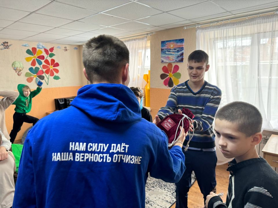 Поддержка продолжается. В Ровеньковский дом-интернат для людей с особыми потребностями передали реабилитационное оборудование, в котором была потребность Поддержка продолжается. В Ровеньковский дом-интернат для людей с особыми потребностями передали реабилитационное оборудование, в котором была потребность