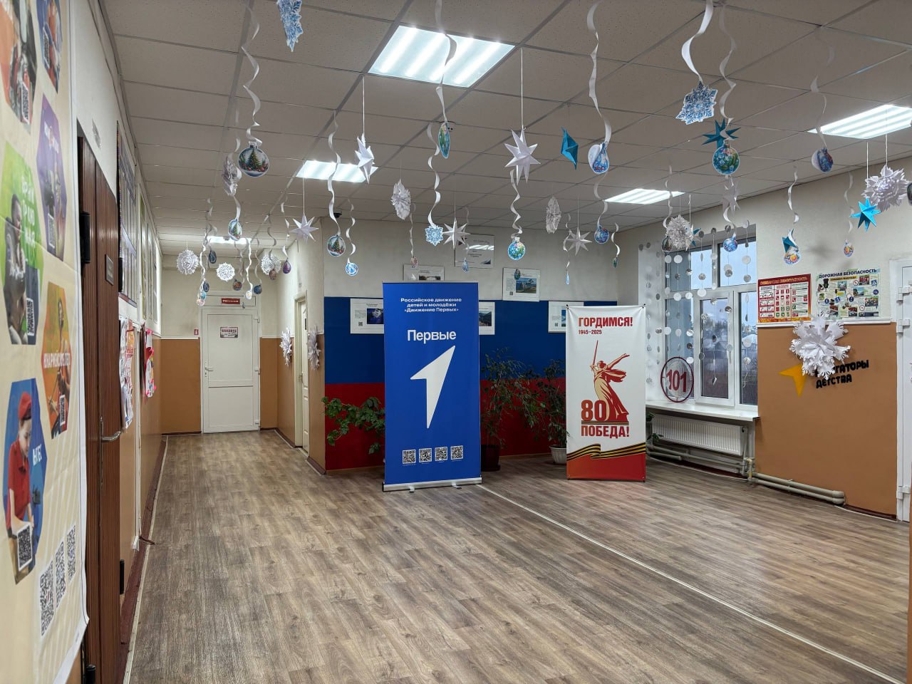 57 Лучшее новогоднее оформление интерьера 57 Лучшее новогоднее оформление интерьера