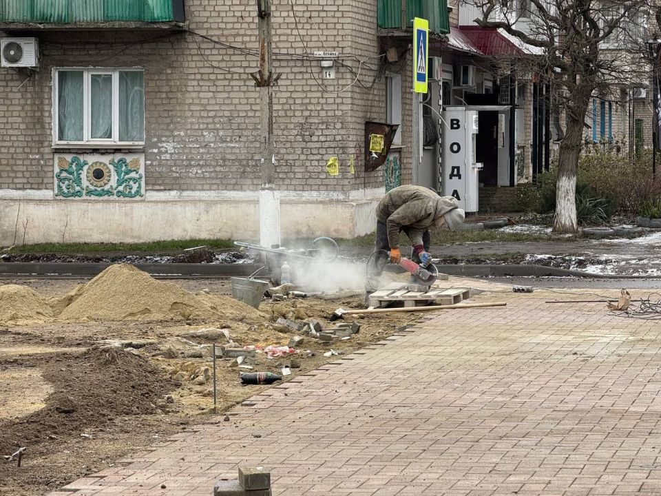 Активная работа СК «Артстрой» на площади Ленина Активная работа СК «Артстрой» на площади Ленина