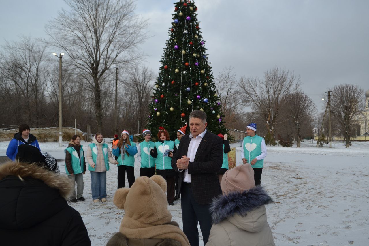 Сергей Цемкало: Автобус Деда Мороза привез праздник в отдаленные районы Луганска! Сергей Цемкало: Автобус Деда Мороза привез праздник в отдаленные районы Луганска!
