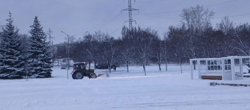 МУП «ДЭП города Рубежное» обеспечивает зимнюю безопасность на улицах города МУП «ДЭП города Рубежное» обеспечивает зимнюю безопасность на улицах города
