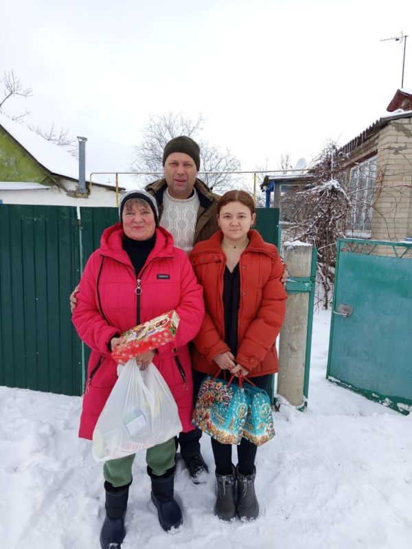 Вячеслав Третьяков: В год Защитника Отечества отдел по жизнеобеспечению "Епифановка", охватывающий населенные пункты Боровеньки, Кудряшовка и Варваровка Кременского муниципального округа, в рамках новогодней акции состоялась... Вячеслав Третьяков: В год Защитника Отечества отдел по жизнеобеспечению "Епифановка", охватывающий населенные пункты Боровеньки, Кудряшовка и Варваровка Кременского муниципального округа, в рамках новогодней акции состоялась...