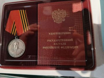 Альберт Зинченко: Сегодня заместитель Главы Станично-Луганского МО, Герой ЛНР Андрей Донцов совместно с начальником отдела социального и пенсионного обеспечения военного комиссариата Станично-Луганского МО Екатериной...