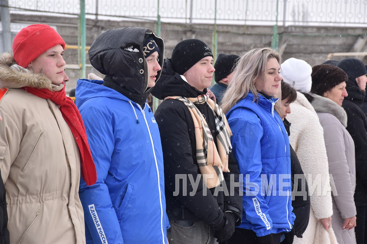 В Стаханове открыли современную спортплощадку «Территория силы» В Стаханове открыли современную спортплощадку «Территория силы»