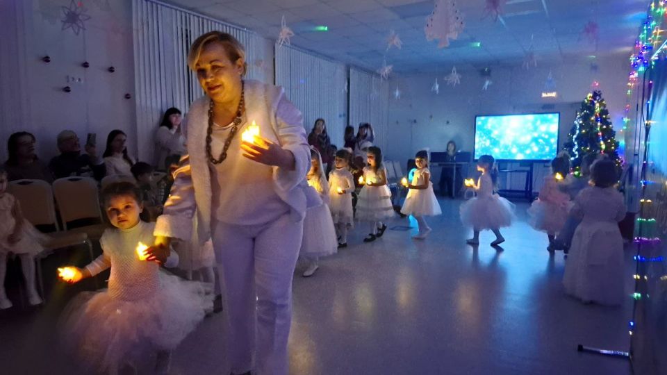 Новогодняя сказка. Новогодние праздники в нашем центре прошли тепло, весело и очень по-семейному Новогодняя сказка. Новогодние праздники в нашем центре прошли тепло, весело и очень по-семейному