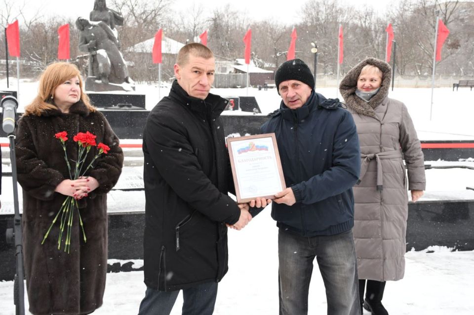 Сергей Колягин: В ходе торжественной церемонии, посвящённой открытию благоустроенной площади Боевой славы и сквера по улице Ильича, выразил искреннюю благодарность тем, чей труд, профессионализм и преданность делу внесли... Сергей Колягин: В ходе торжественной церемонии, посвящённой открытию благоустроенной площади Боевой славы и сквера по улице Ильича, выразил искреннюю благодарность тем, чей труд, профессионализм и преданность делу внесли...