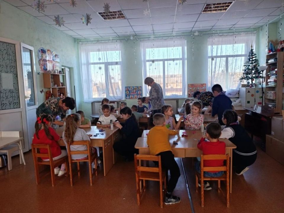 Мастер - класс для дошколят провели ученики Лутугинской средней школы №1 Мастер - класс для дошколят провели ученики Лутугинской средней школы №1