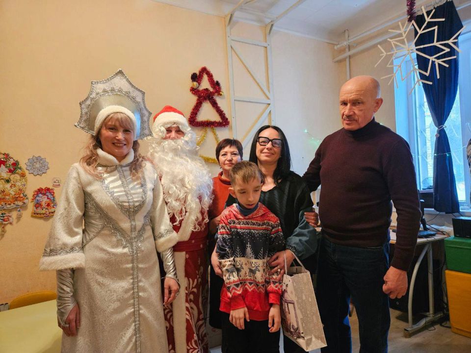 Новогодней сказкой стал волшебный утренник для особенных детей в Стаханове Новогодней сказкой стал волшебный утренник для особенных детей в Стаханове